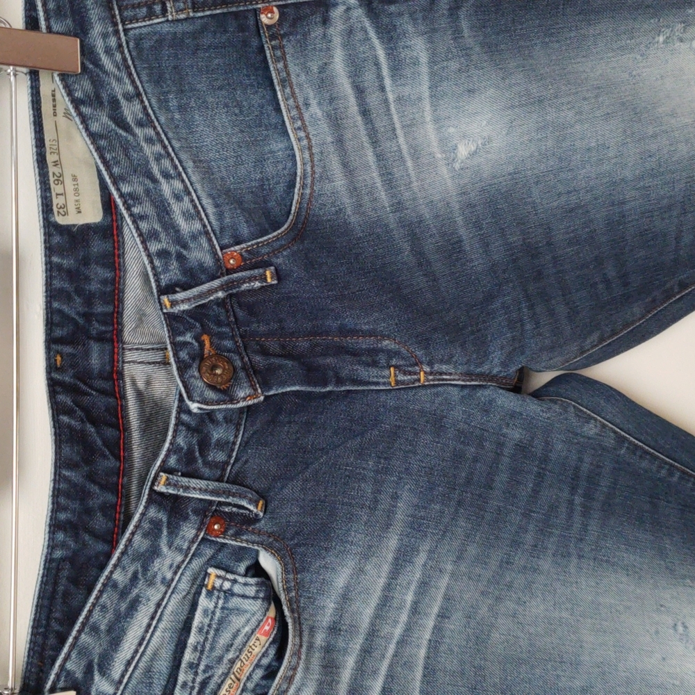 DIESEL WOMAN'S JEANS SIZE 26
